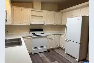 1924 SE Virginia Dr, Dallas, OR 97338 - Photo 16