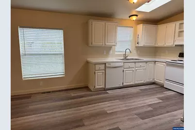 1924 SE Virginia Dr, Dallas, OR 97338 - Photo 18