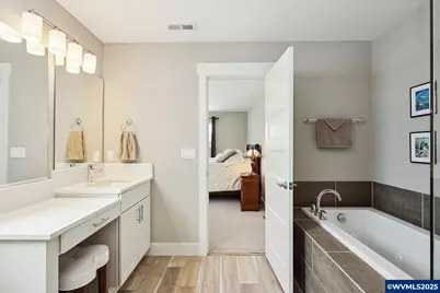 1250 29th St, Hood River, OR 97031 - Photo 44