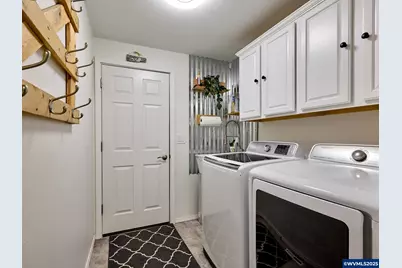 1353 Jodi Dr, Silverton, OR 97381 - Photo 28