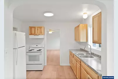 1405 Calapooia St SW, Albany, OR 97321 - Photo 16