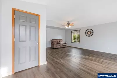 2367 Dorsey Dr, Hubbard, OR 97032 - Photo 6