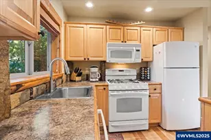 141152 Crescent Moon Dr, Crescent Lake, OR 97733 - Photo 16