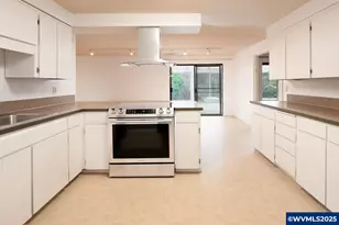 961 NW Ironwood Ave, Corvallis, OR 97330 - Photo 14