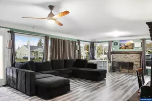 1038 3rd Ave, Sweet Home, OR 97386 - Photo 10