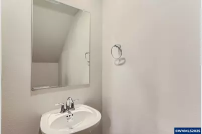 857 Sifuentez Ct, Woodburn, OR 97071 - Photo 8