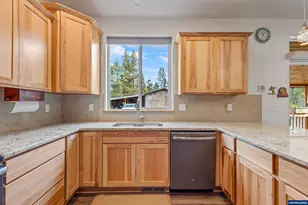 15924 Jackpine Rd, La Pine, OR 97739 - Photo 12