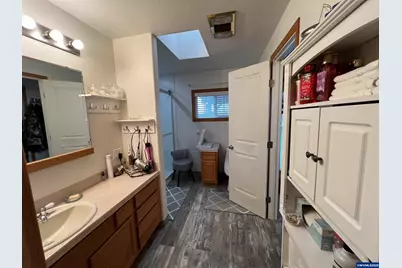 1590 W 2nd St, Halsey, OR 97348 - Photo 12