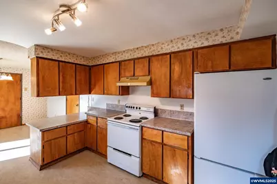 951 Dogwood St, Sweet Home, OR 97386 - Photo 10