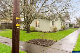 825 Walnut St SW, Albany, OR 97321 - Photo 2