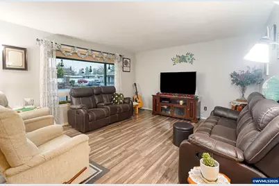 825 Walnut St SW, Albany, OR 97321 - Photo 8