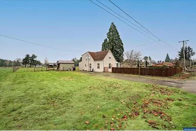 352 NE Polk Station Rd, Dallas, OR 97338 - Photo 2