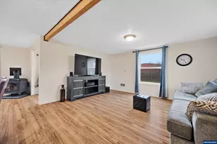 352 NE Polk Station Rd, Dallas, OR 97338 - Photo 8