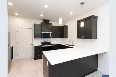 3857-3861 Village Center Dr SE, Salem, OR 97302 - Photo 4