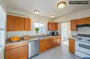 3392 Sunnyview Rd NE, Salem, OR 97301 - Photo 6