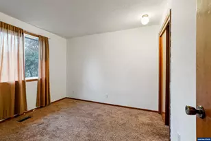 4515 Lark Ct NE, Salem, OR 97301 - Photo 6