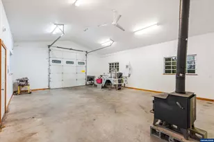 965 N 4th Ave, Stayton, OR 97383 - Photo 32