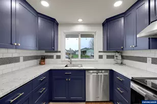 645 Riley Way Way, Harrisburg, OR 97446 - Photo 18