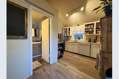 1018 7th St NW, Salem, OR 97304 - Photo 6