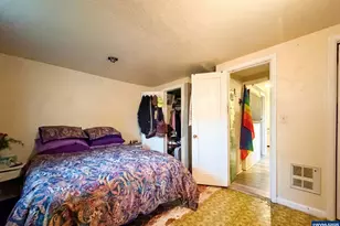 1018 7th St NW, Salem, OR 97304 - Photo 10