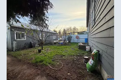 1018 7th St NW, Salem, OR 97304 - Photo 18