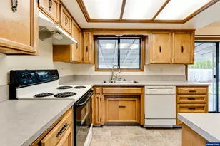 4826 Chestnut Ct SE, Albany, OR 97322 - Photo 6