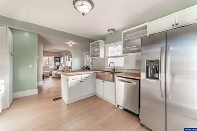 745 16th St NE, Salem, OR 97301 - Photo 10