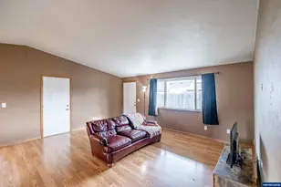 1940 17th Ave SE, Albany, OR 97322 - Photo 4