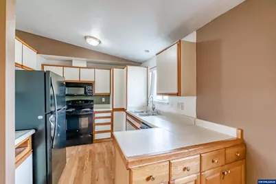 1940 17th Av SE, Albany, OR 97322 - Photo 8