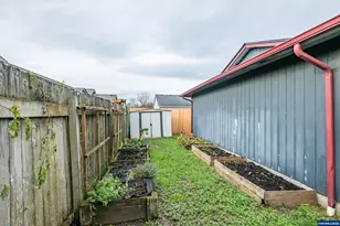 1940 17th Ave SE, Albany, OR 97322 - Photo 24