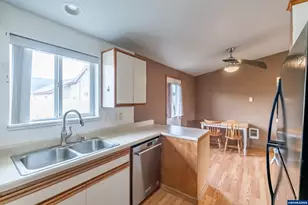 1940 17th Ave SE, Albany, OR 97322 - Photo 10