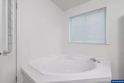 3415 Lake Vanessa Cir NW, Salem, OR 97304 - Photo 18