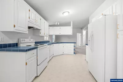 3415 Lake Vanessa Cir NW, Salem, OR 97304 - Photo 6