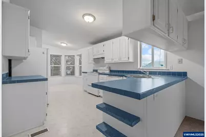 3415 Lake Vanessa Cir NW, Salem, OR 97304 - Photo 10