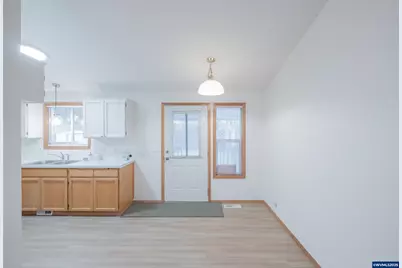 461 Violet St, Lebanon, OR 97355 - Photo 6