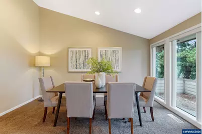 3060 Camellia Dr S, Salem, OR 97302 - Photo 12