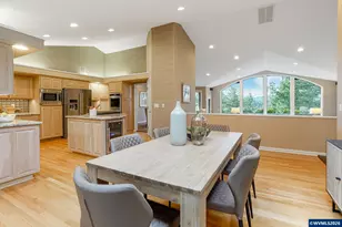 3060 Camellia Dr S, Salem, OR 97302 - Photo 14