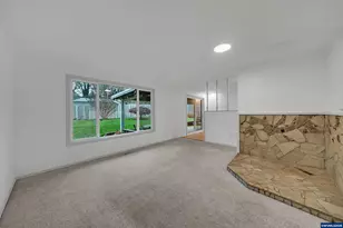 654 NW Bryant Ct, Dallas, OR 97338 - Photo 20