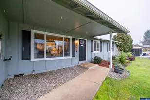 1394 Hayward St S, Salem, OR 97306 - Photo 4