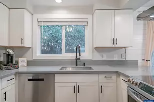 1394 Hayward St S, Salem, OR 97306 - Photo 20