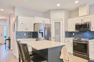 5756 Yvonne Ct SE, Salem, OR 97306 - Photo 14