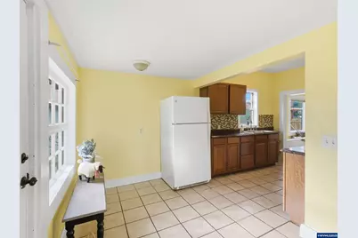 659 F St, Independence, OR 97351 - Photo 18