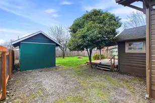 659 F St, Independence, OR 97351 - Photo 2