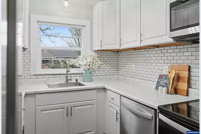 1084 24th St NE, Salem, OR 97301 - Photo 16