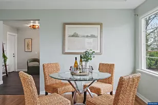 1084 24th St NE, Salem, OR 97301 - Photo 8