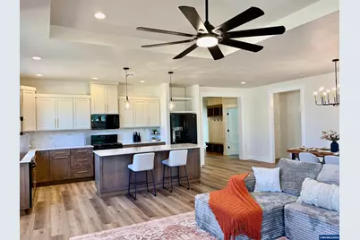 215 NE Broadway St, Sublimity, OR 97385 - Photo 10