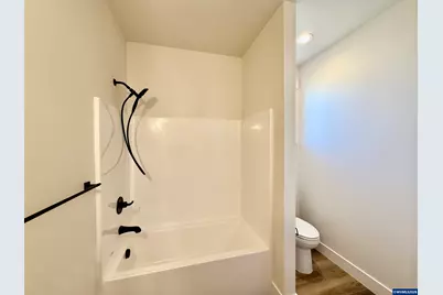 215 NE Broadway St, Sublimity, OR 97385 - Photo 36