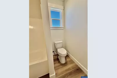 215 NE Broadway St, Sublimity, OR 97385 - Photo 36