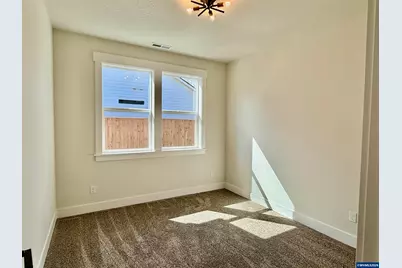 215 NE Broadway St, Sublimity, OR 97385 - Photo 44