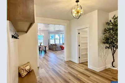 215 NE Broadway St, Sublimity, OR 97385 - Photo 24